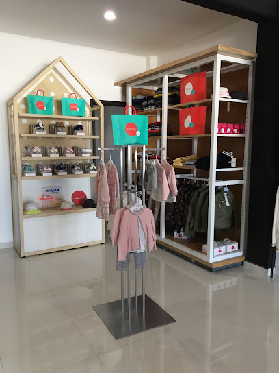 Alquiladora  Ortiz en San Salvador Huixcolotla