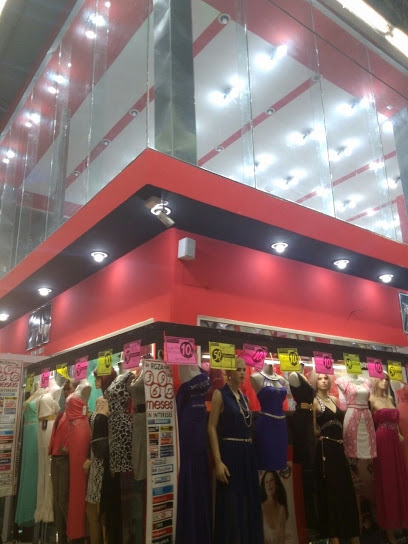 Disfraces y vestidos regionales angie en PUEBLA
