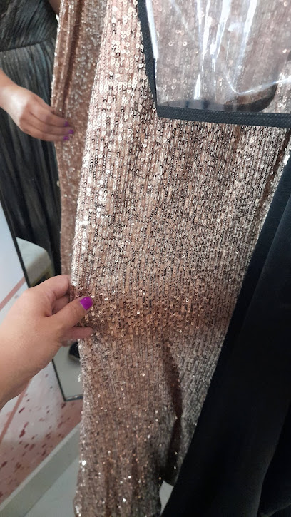 Kory Renta de Vestidos y Trajes en Chihuahua