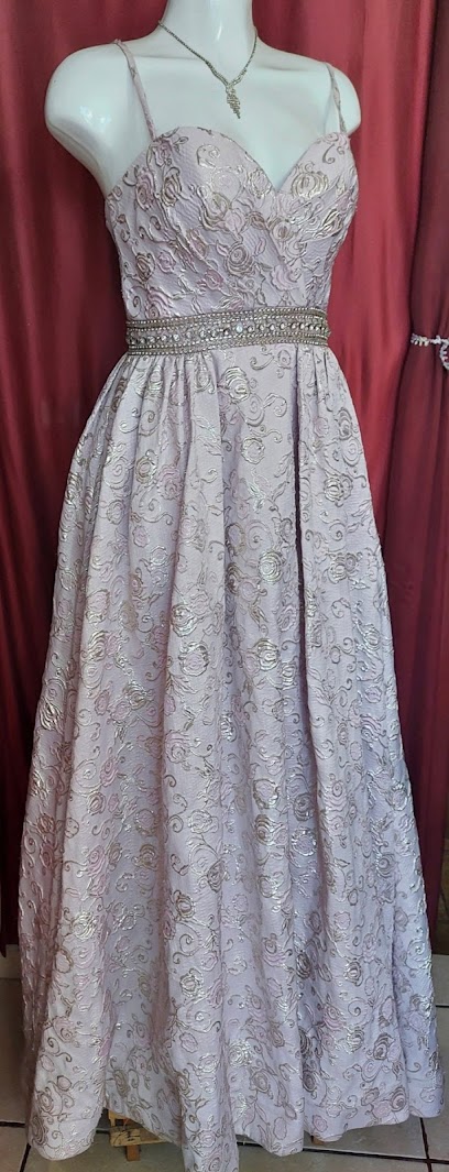 Renta De Vestidos Yuridia en Cdad. Santa Catarina